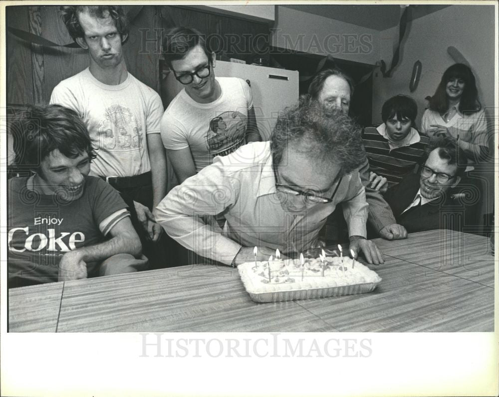 1981 Press Photo Siefman celebrate birthday Greg Haney - Historic Images