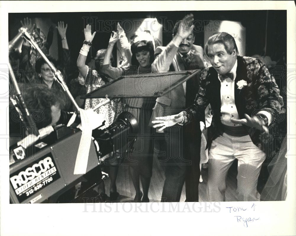 1987 Press Photo TOM RYAN, HAMTRARMCK EMMY AWARD - Historic Images