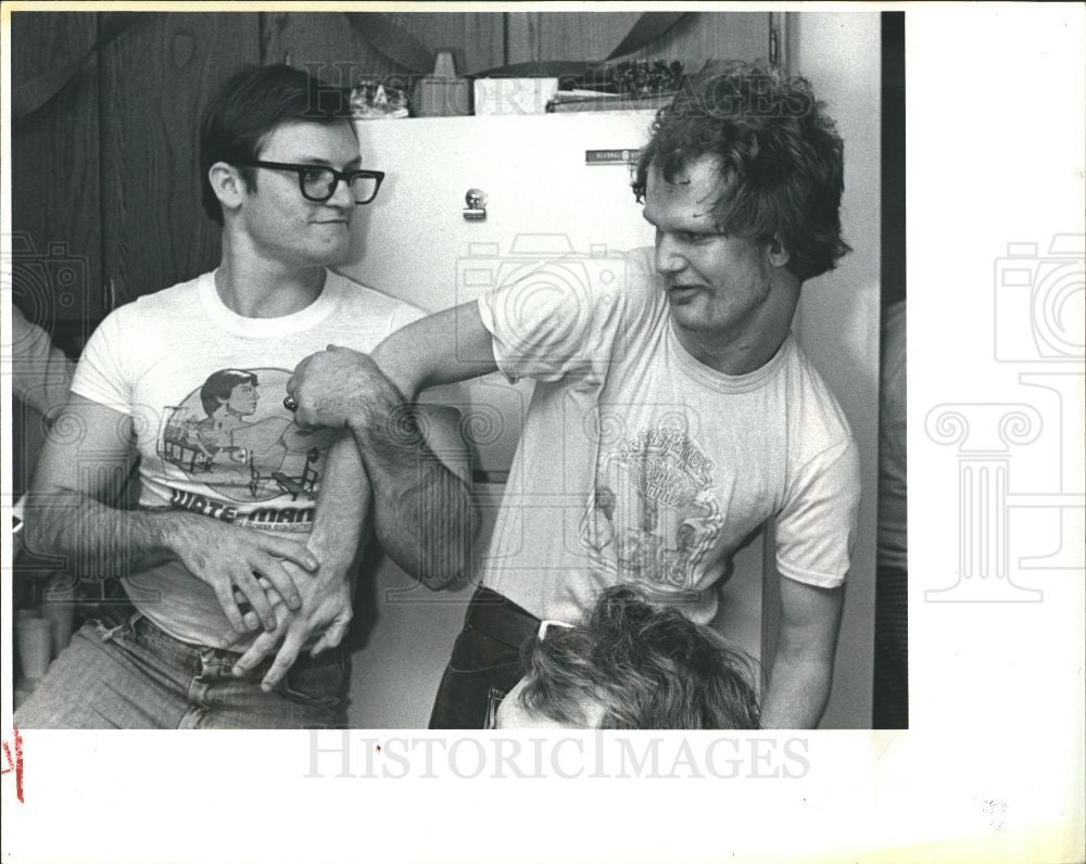 1981 Press Photo Greg Haney Staff - Historic Images