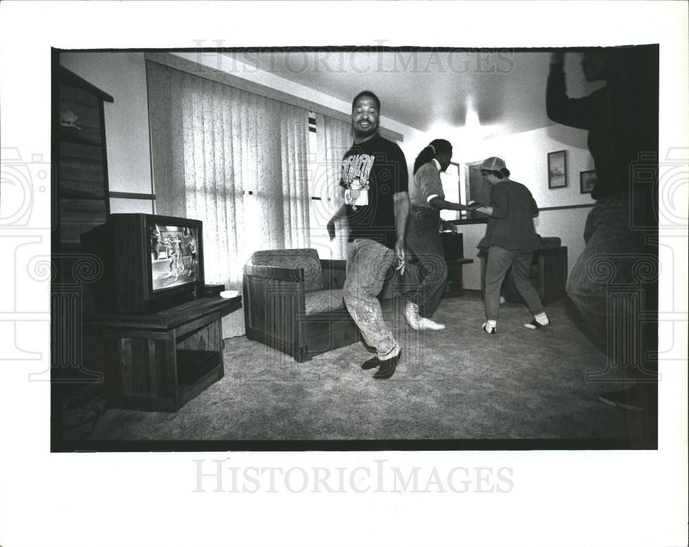 1992 Press Photo Brown El - Historic Images