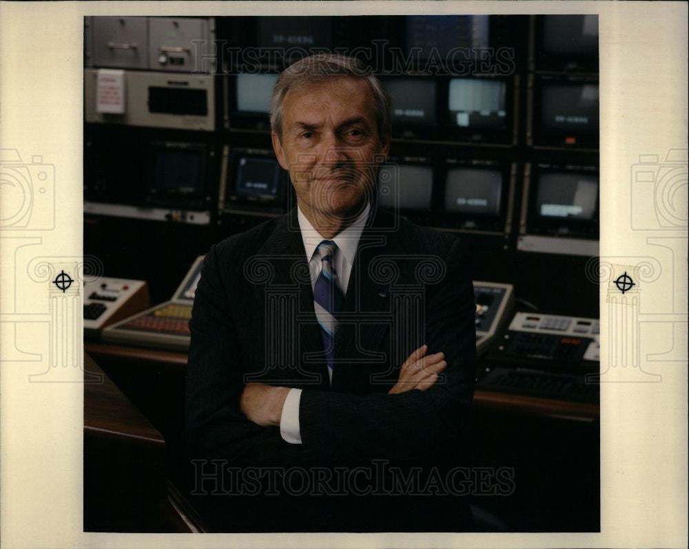 1991 Press Photo Jack Caldwell Ford Motor Director - Historic Images