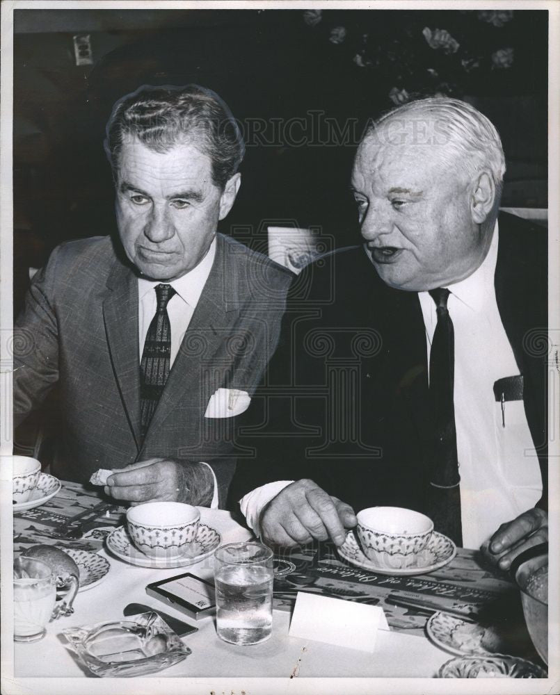 1963 Press Photo Radio Host Commentator Men Suit Coffee - Historic Images