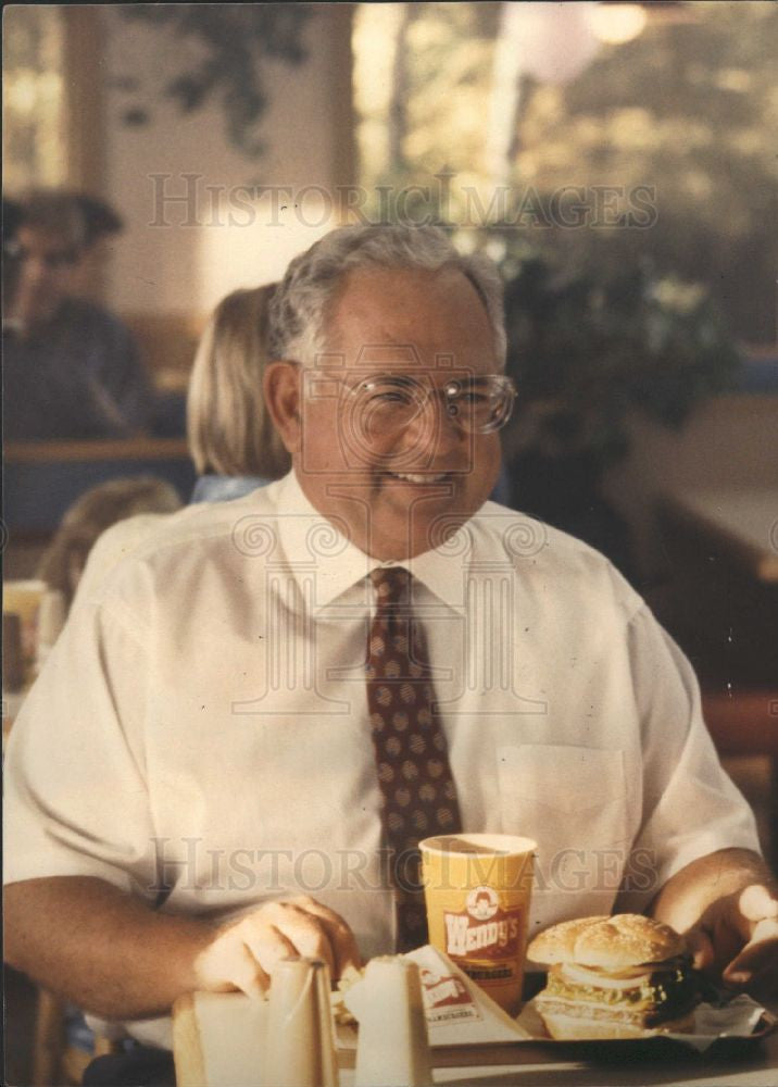 1992 Press Photo restaurant owner and philanthropist - Historic Images