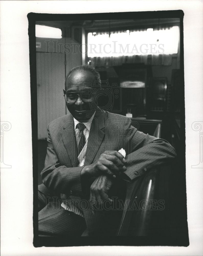 1989 Press Photo Arthur Thomas 1989 - Historic Images