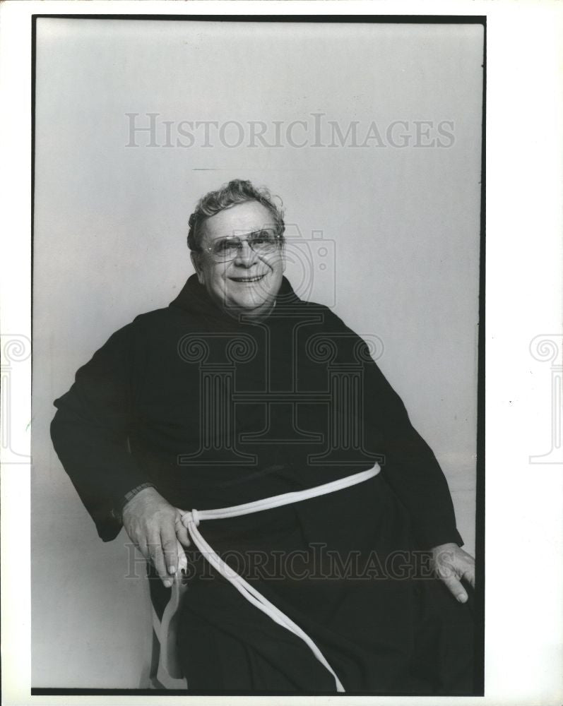 1991 Press Photo Rev. Lloyd Thiel Capuchin Soup Kitchen - Historic Images