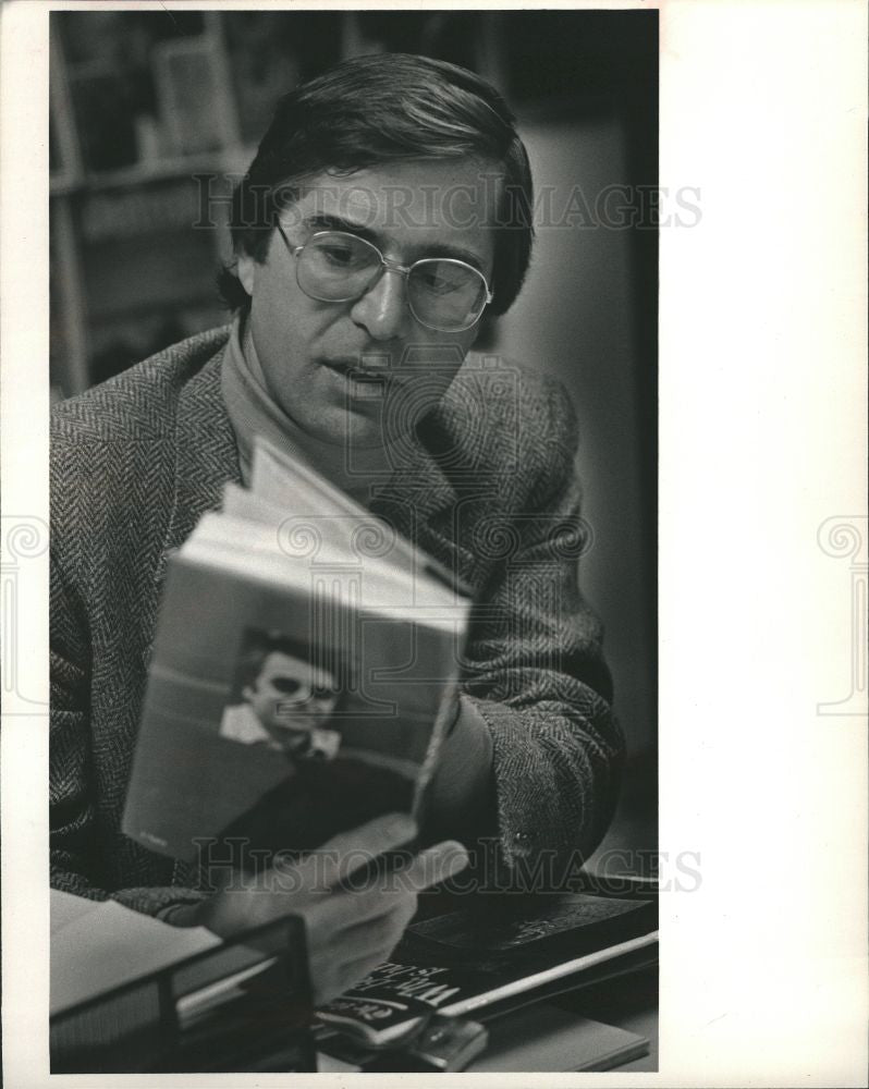 1983 Press Photo Novelist, Travel writer - Historic Images