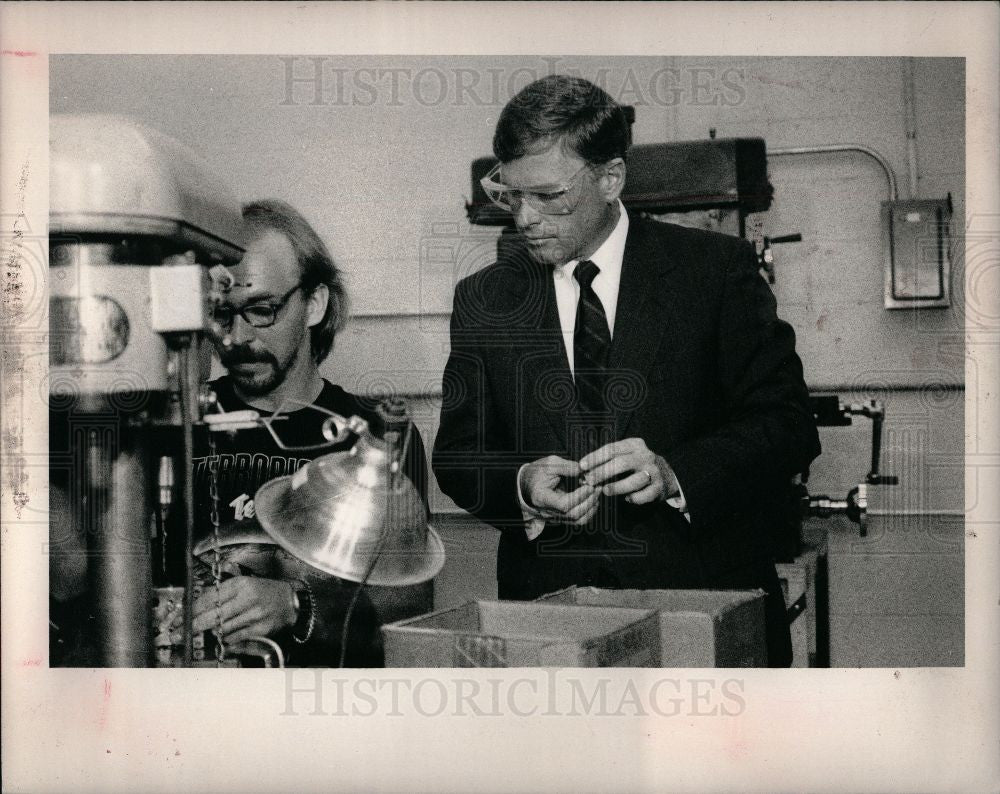 1986 Press Photo Dan Quayle Vice President of the Unite - Historic Images