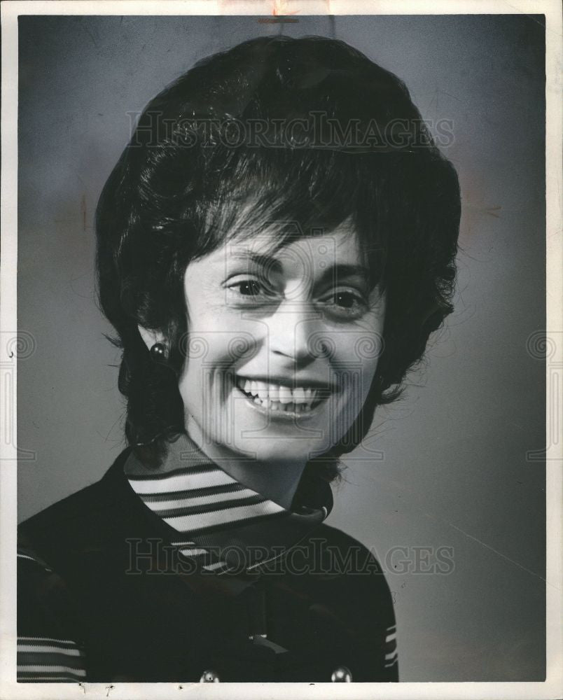 1971 Press Photo Mrs Joe Falls Rosie) - Historic Images