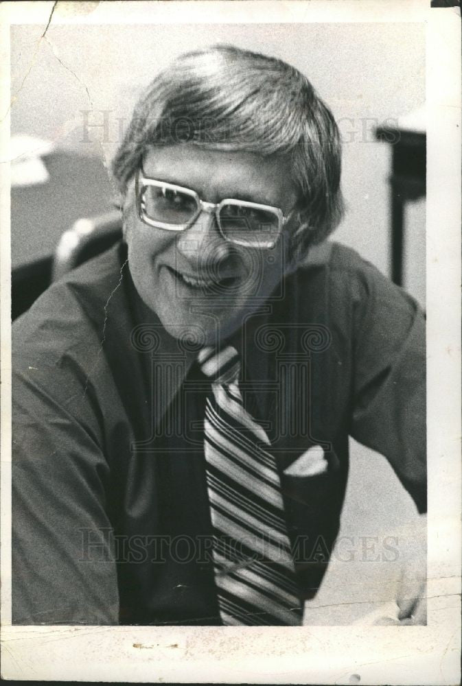 1974 Press Photo Joe Falls Associated Press journalist - Historic Images