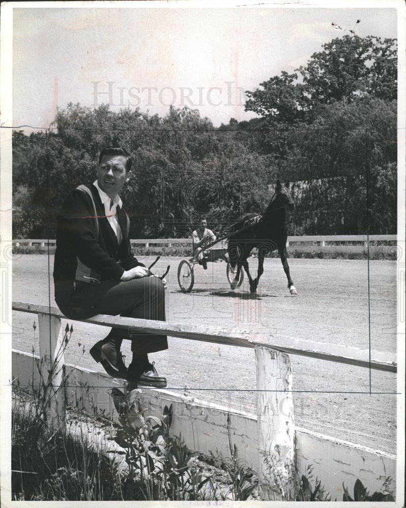 1966 Press Photo Frank Gilroy playwright harness horse - Historic Images
