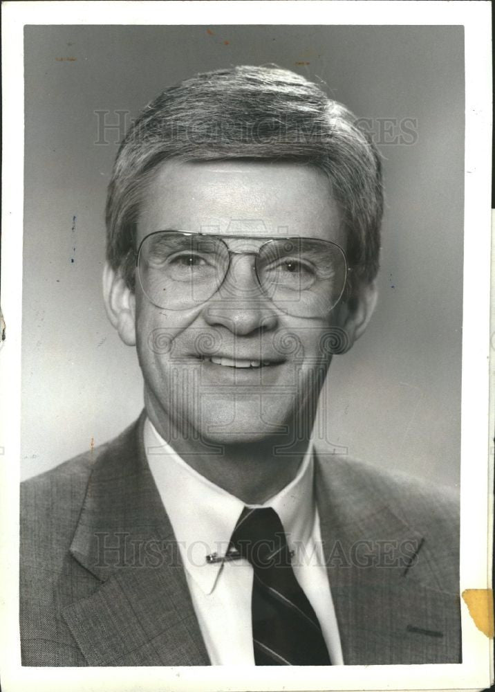 1989 Press Photo Allan Gilmour Ford Motor President - Historic Images