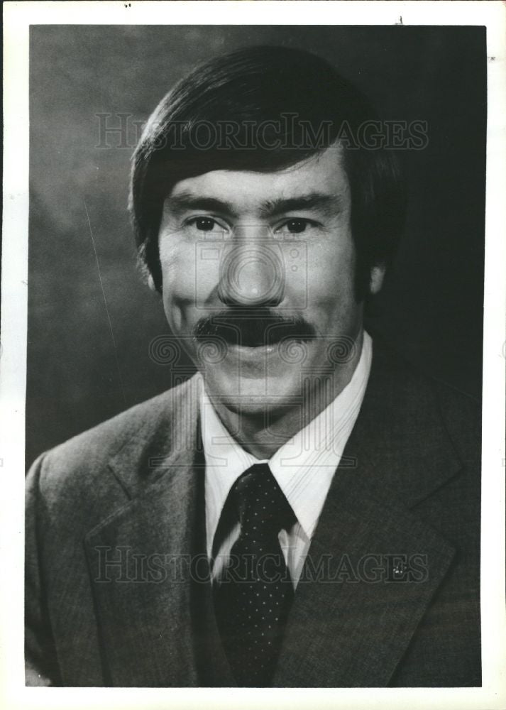 1983 Press Photo Rep. Donald H. Gilmer Augusta Michigan - Historic Images