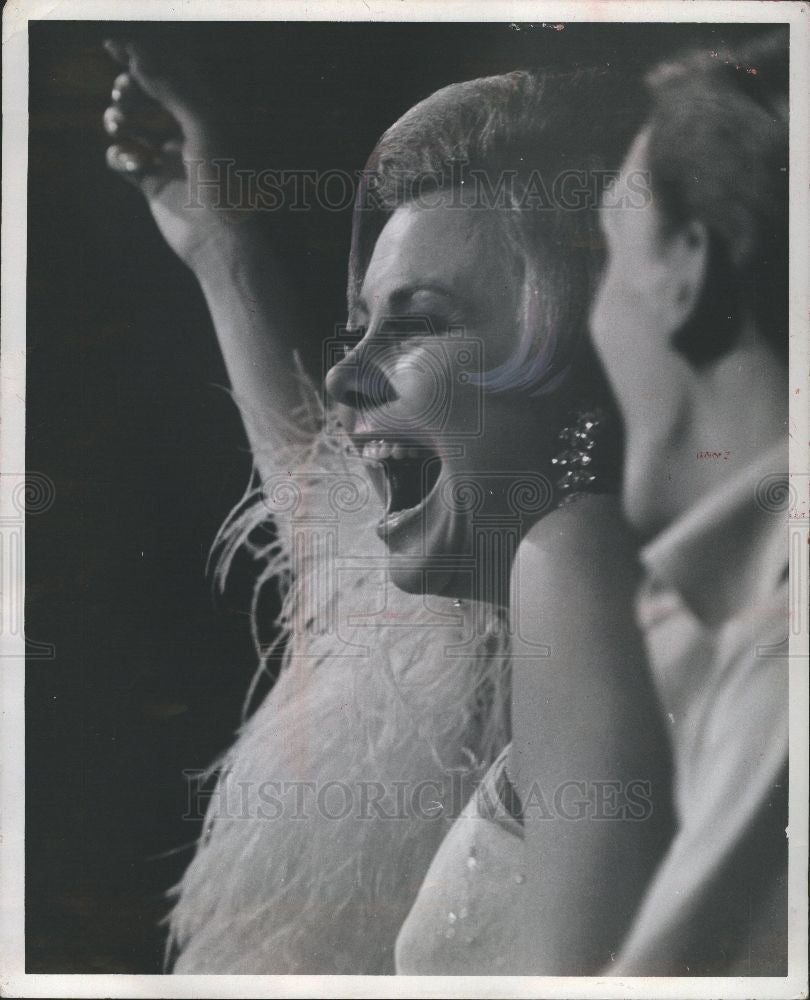 1966 Press Photo mitzi gaynor actress singer dancer - Historic Images