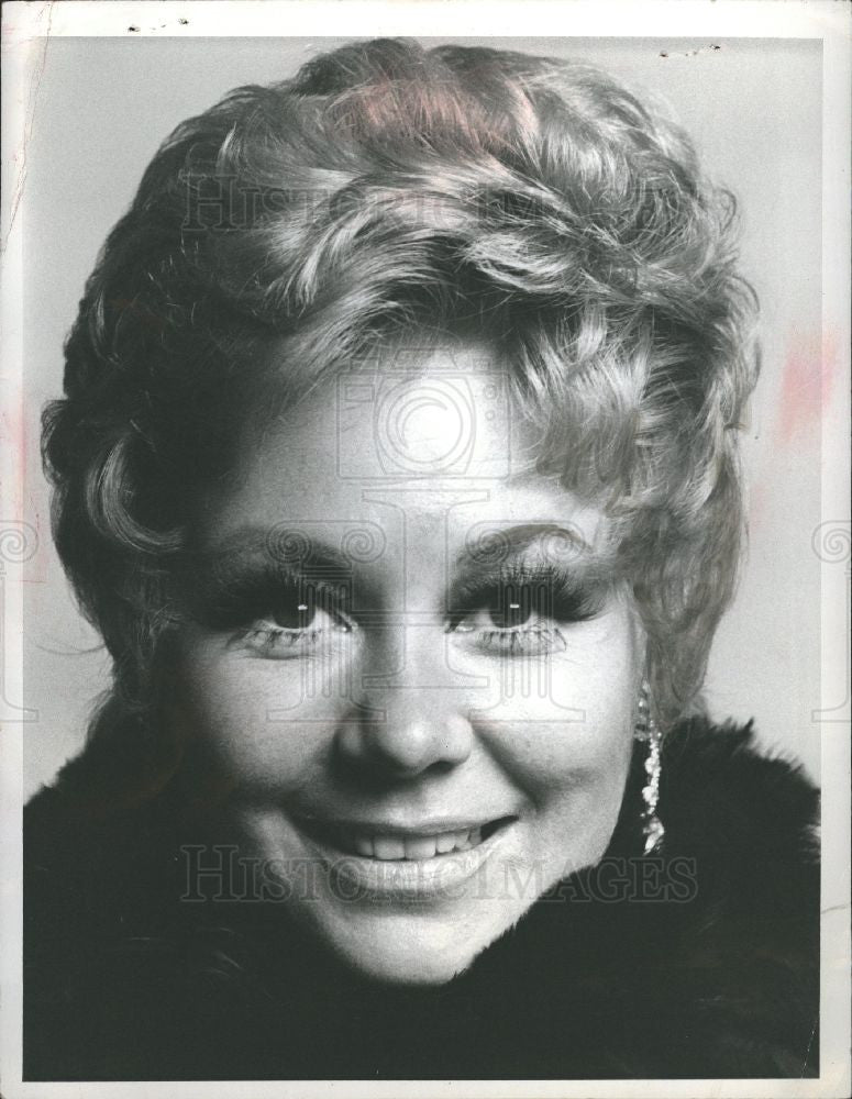 1975 Press Photo actress, dancer Mitzi Gaynor - Historic Images
