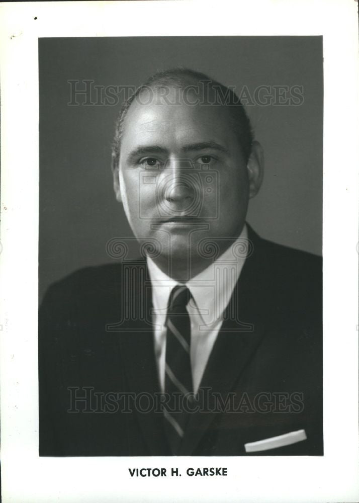 1987 Press Photo Victor Garske - Maanager of Gen.Motors - Historic Images