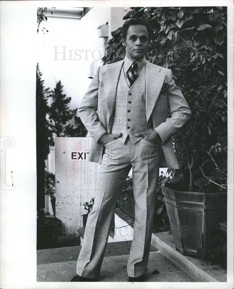 1975 Press Photo plaid suit home sewn 1970 - Historic Images