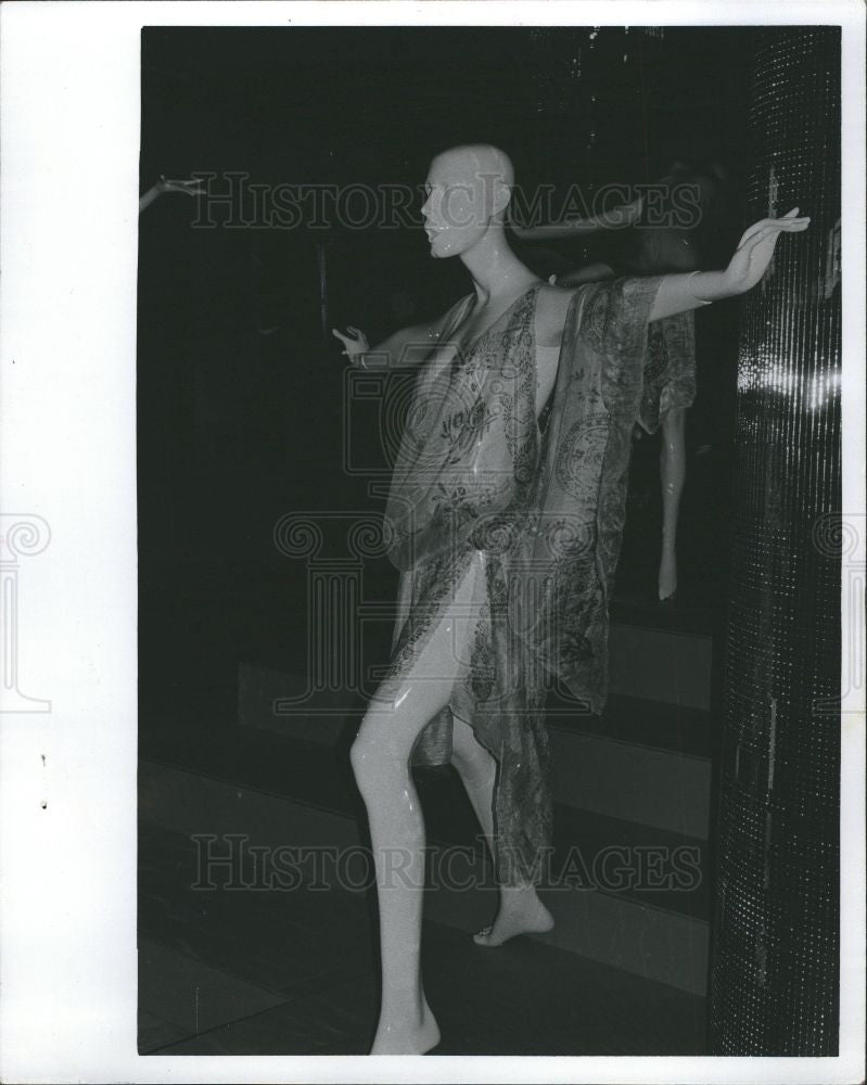 1975 Press Photo Isadora Duncan Floating Gauze Costume - Historic Images