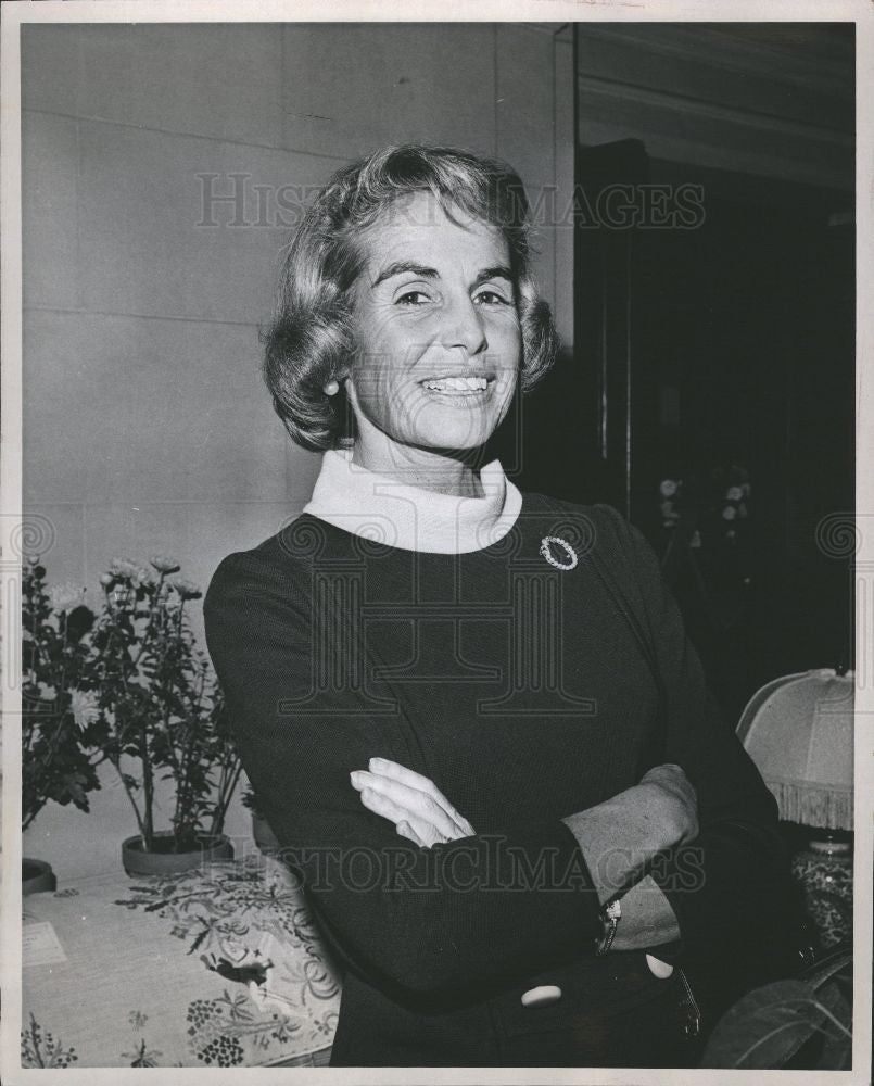 1967 Press Photo Mrs. Henry T Ewald Jr. - Historic Images