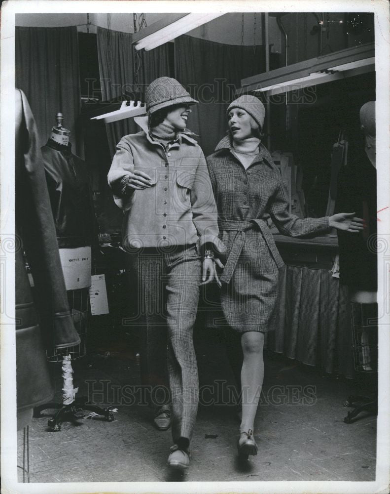 1975 Press Photo fashion models separates tweed leather - Historic Images