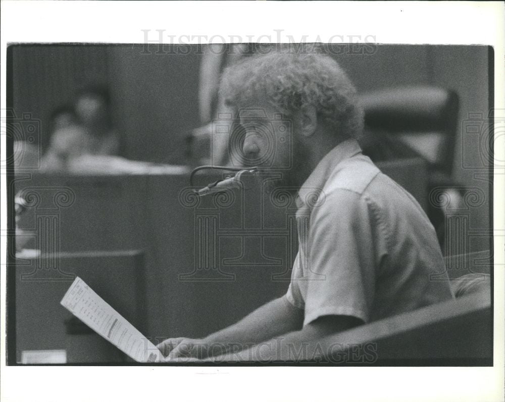 1991 Press Photo Mike Fabick Child Abuse Investigator - Historic Images