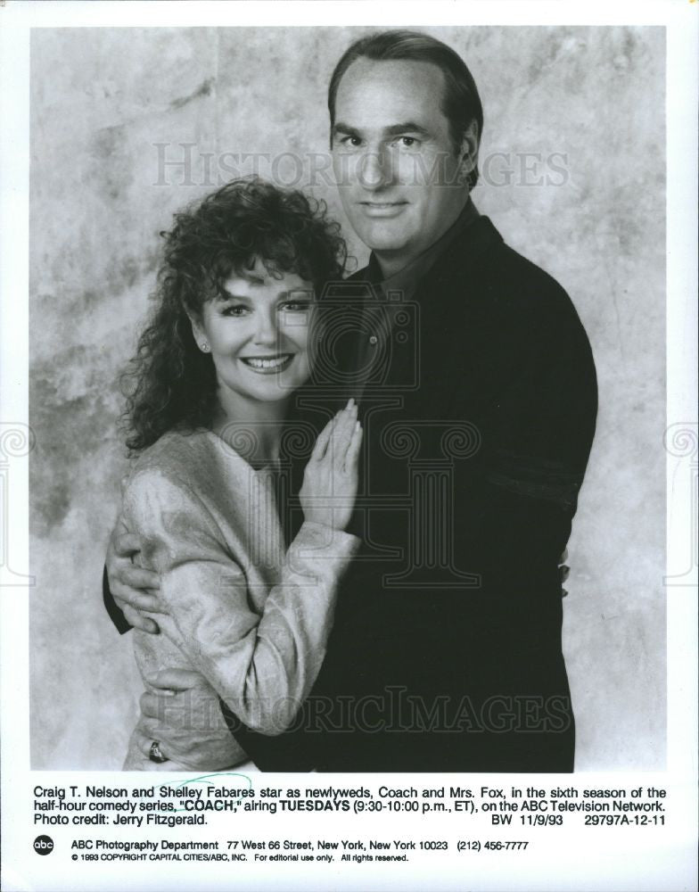 1995 Press Photo Craig Nelson Shelley Fabares Coach TV - Historic Images