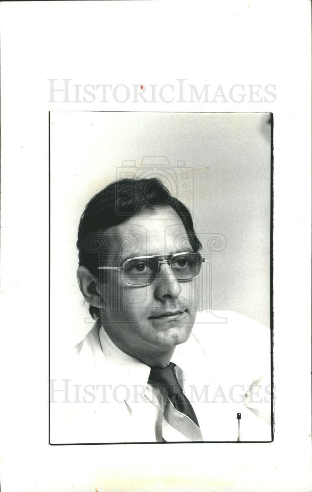 1981 Press Photo Peter Gavrilovich writer editor - Historic Images