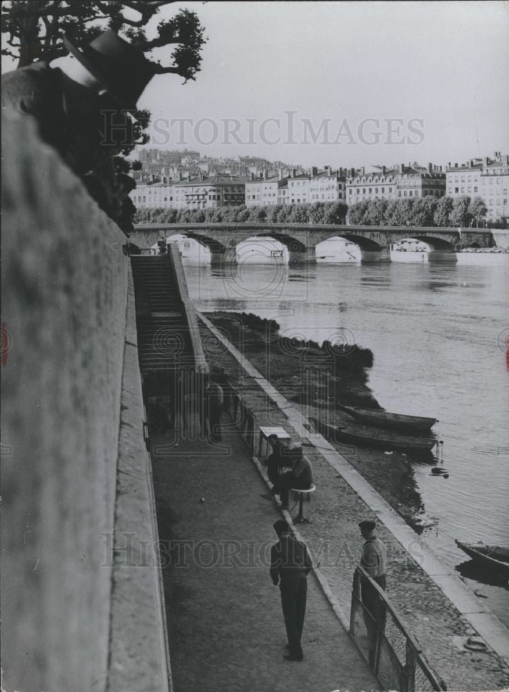 1981 Press Photo Lyon France Bords Saone - Historic Images