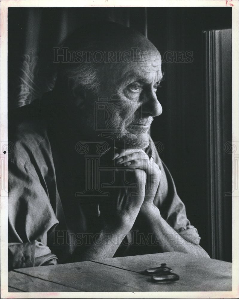 1981 Press Photo Judge William J. Giovan pensive mood - Historic Images