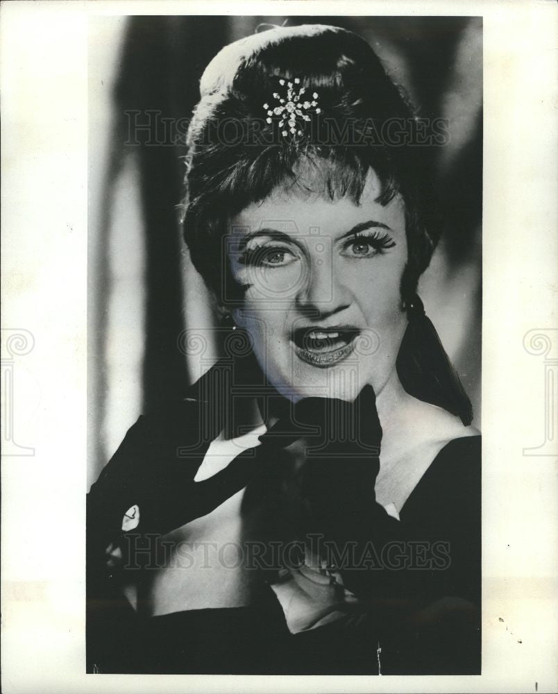 1969 Press Photo Hermione Gingold Actress - Historic Images