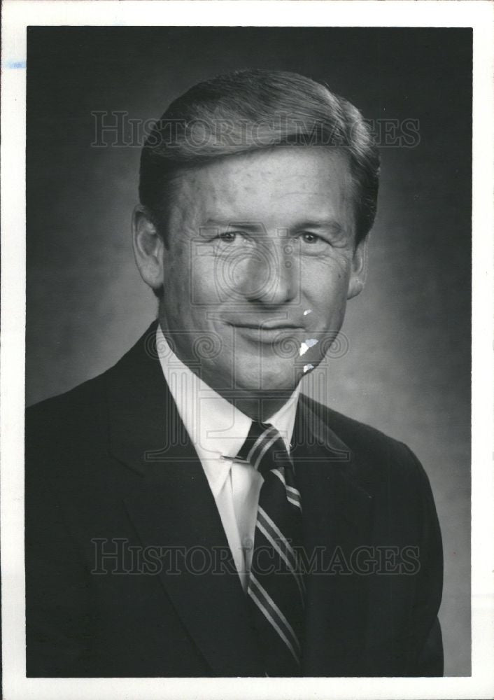 1988 Press Photo Dennis Gormley Federal Mogul CEO - Historic Images