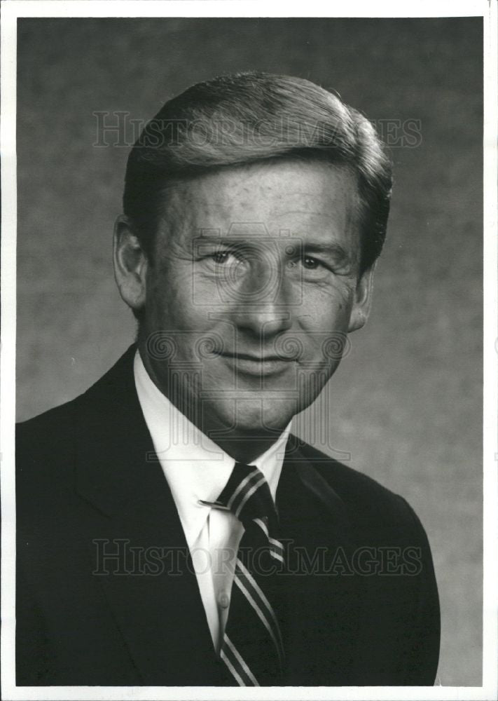 1992 Press Photo Dennis J. Gormley Chairman CEO - Historic Images