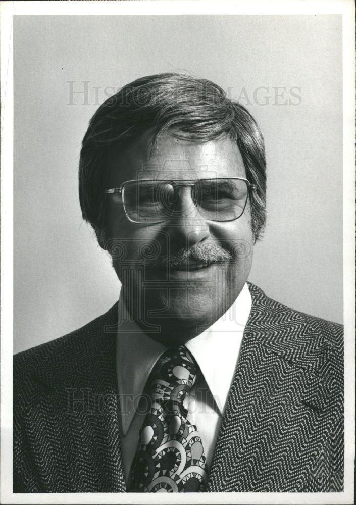 1973 Press Photo Donald L. Golden, optometrist - Historic Images