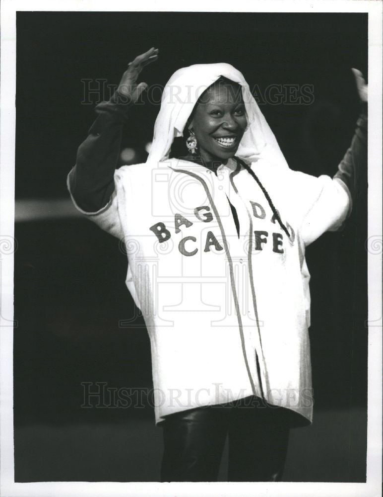 1990 Press Photo Whoopi Goldberg Arista Celebration CBS - Historic Images