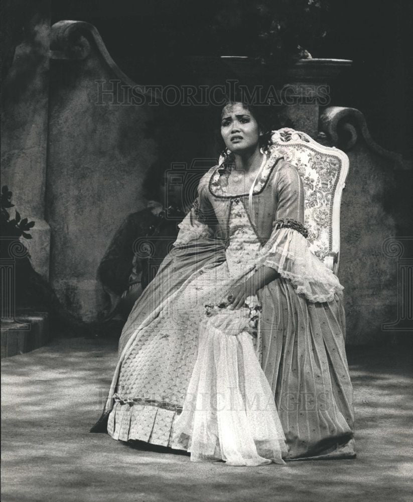 1989 Press Photo Valerie Gonzalez Canadian Opera Figaro - Historic Images