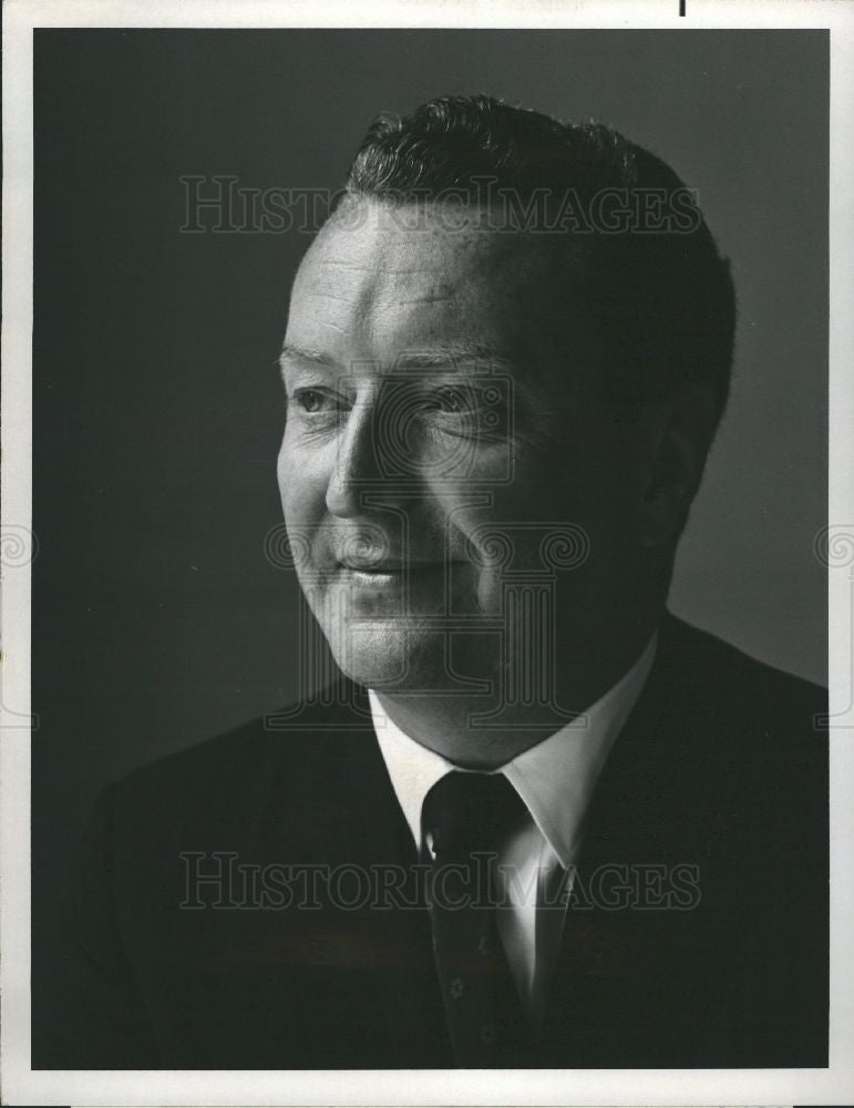 1969 Press Photo Julian Goodman, President NBC - Historic Images