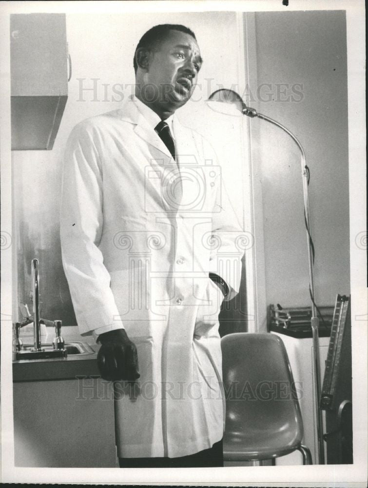 1989 Press Photo Carleton Goodlett Doctor Television - Historic Images