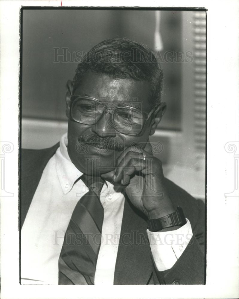 1990 Press Photo Rafael Cortada President Wayne College - Historic Images