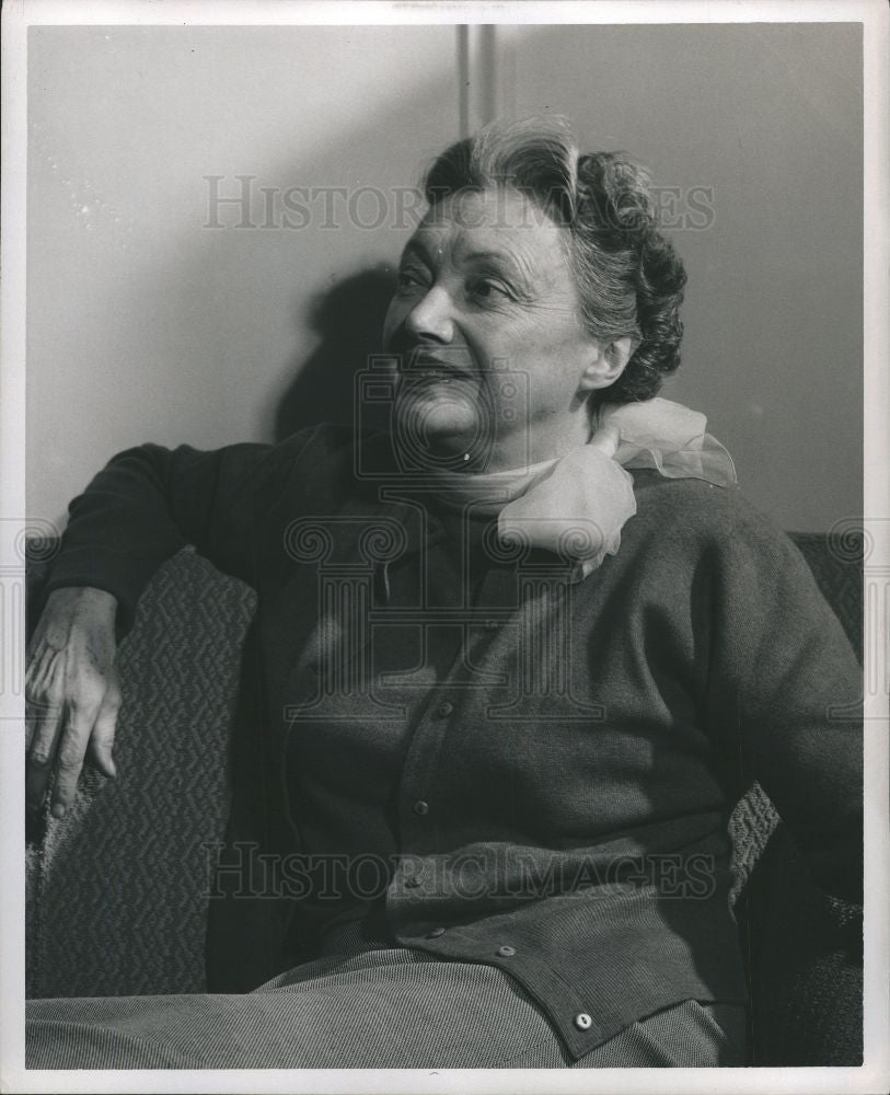 1954 Press Photo Katharine Cornell Stage Actress Writer - Historic Images