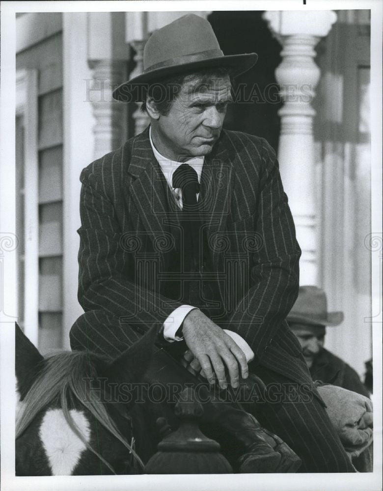 1974 Press Photo Jackie Cooper Actor Hec Ramsey - Historic Images