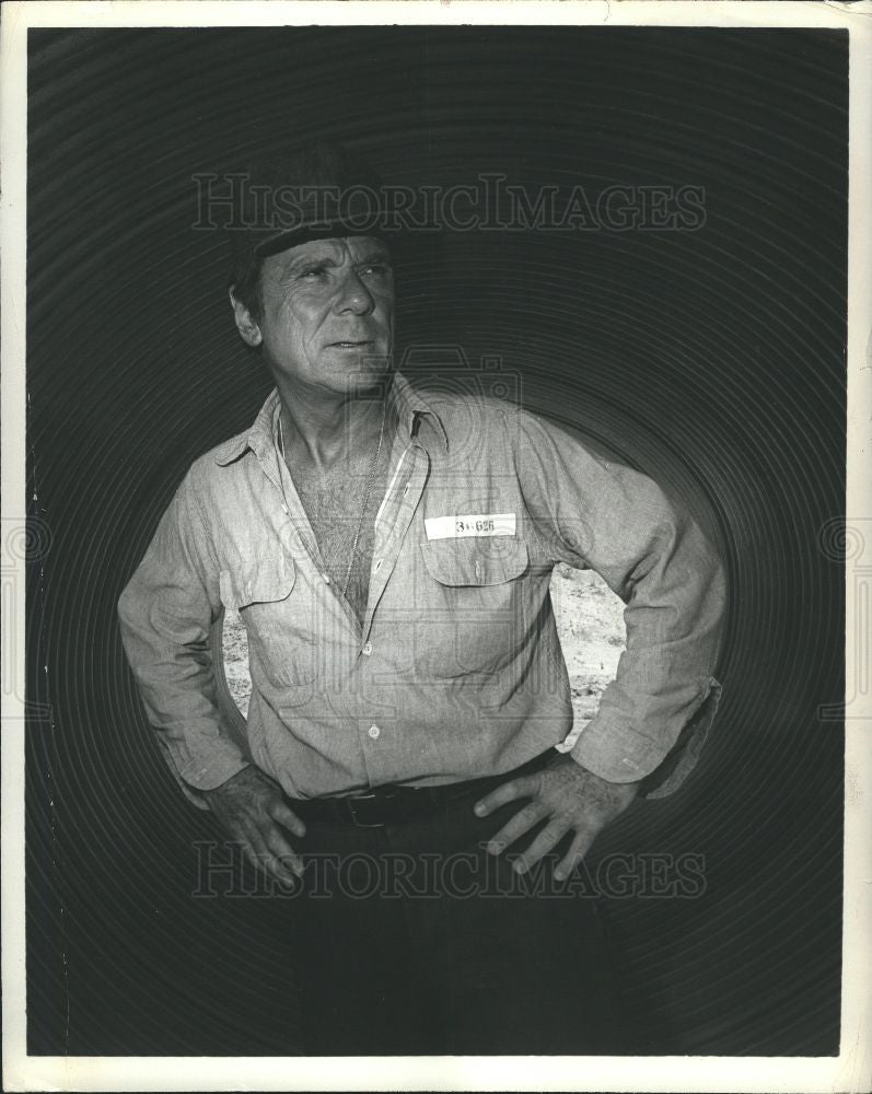 1977 Press Photo Jackie Cooper American Actor - Historic Images