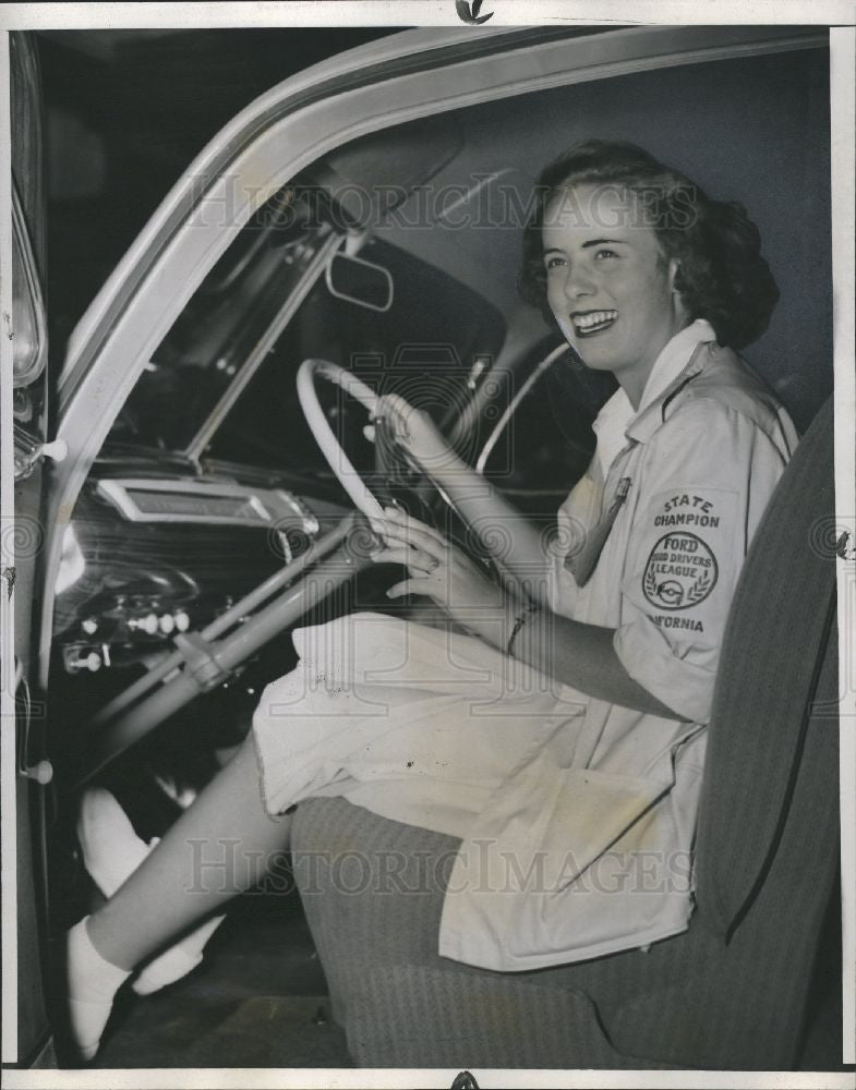 1941 Press Photo Winifred Burnham Ford Good Driver - Historic Images