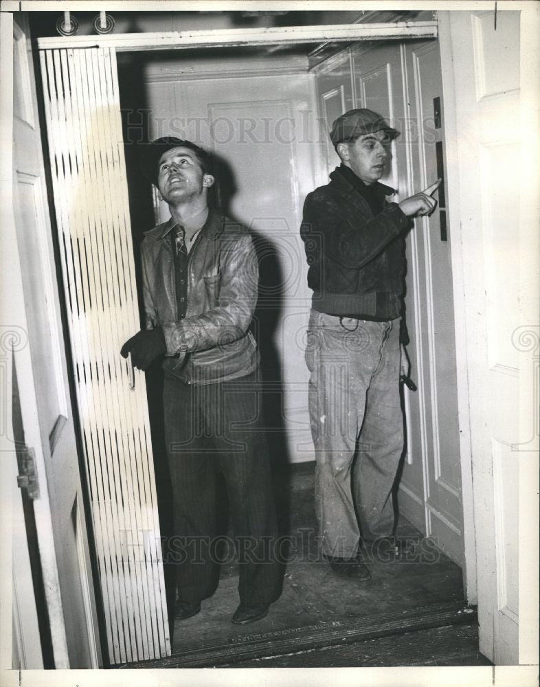 1944 Press Photo Elevator - Historic Images