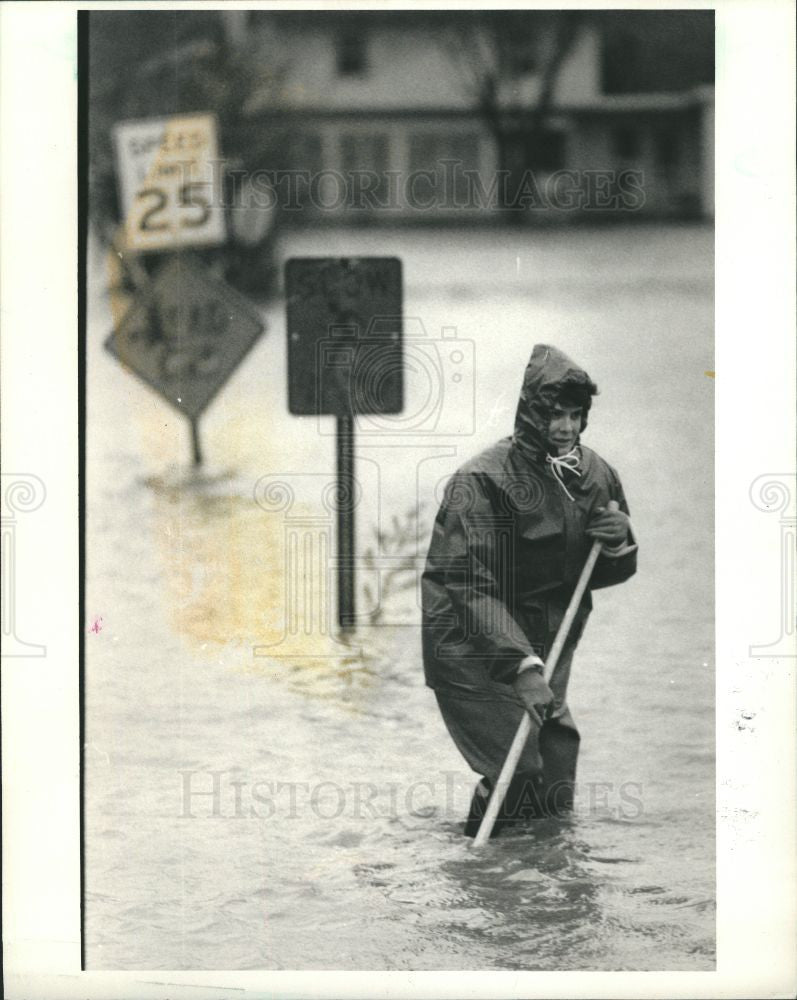 1986 Press Photo Michigan flood Elaine Meltzer weather - Historic Images