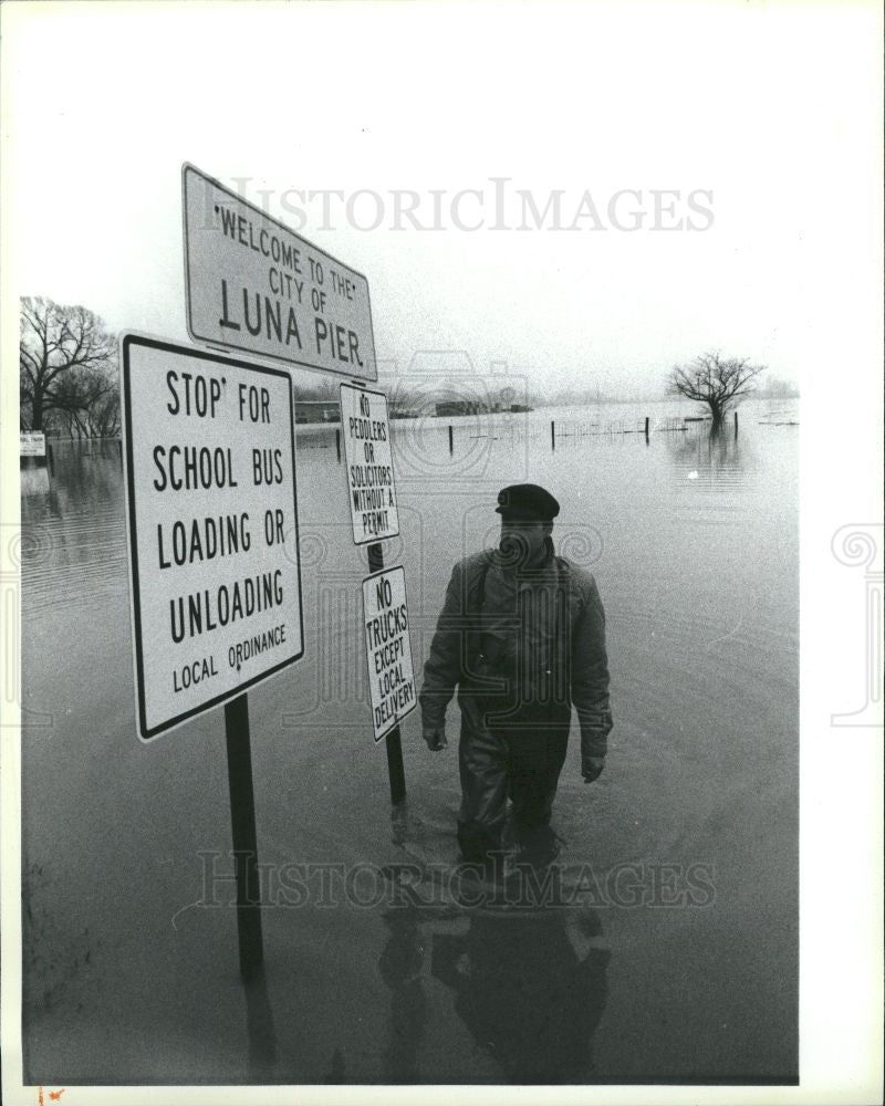 1985 Press Photo Flood - Historic Images
