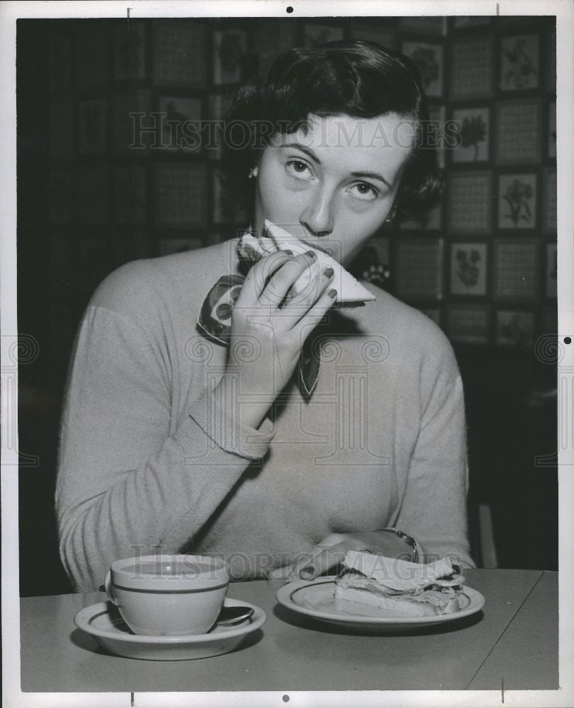 1951 Press Photo Jean Mcknight - Historic Images