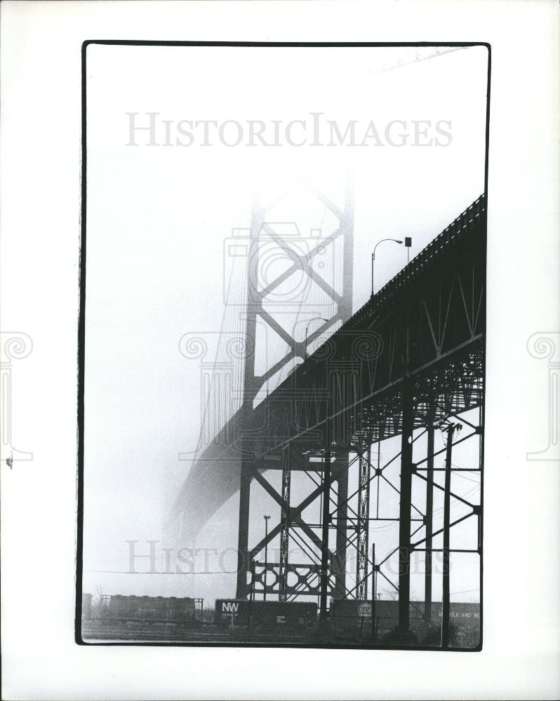 1979 Press Photo Ambassador Bridge Detroit Fog Windsor - Historic Images