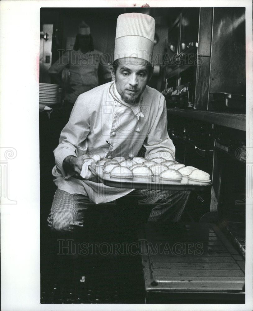 1975 Press Photo Milos Cihelka Gold Medal Master Chef - Historic Images
