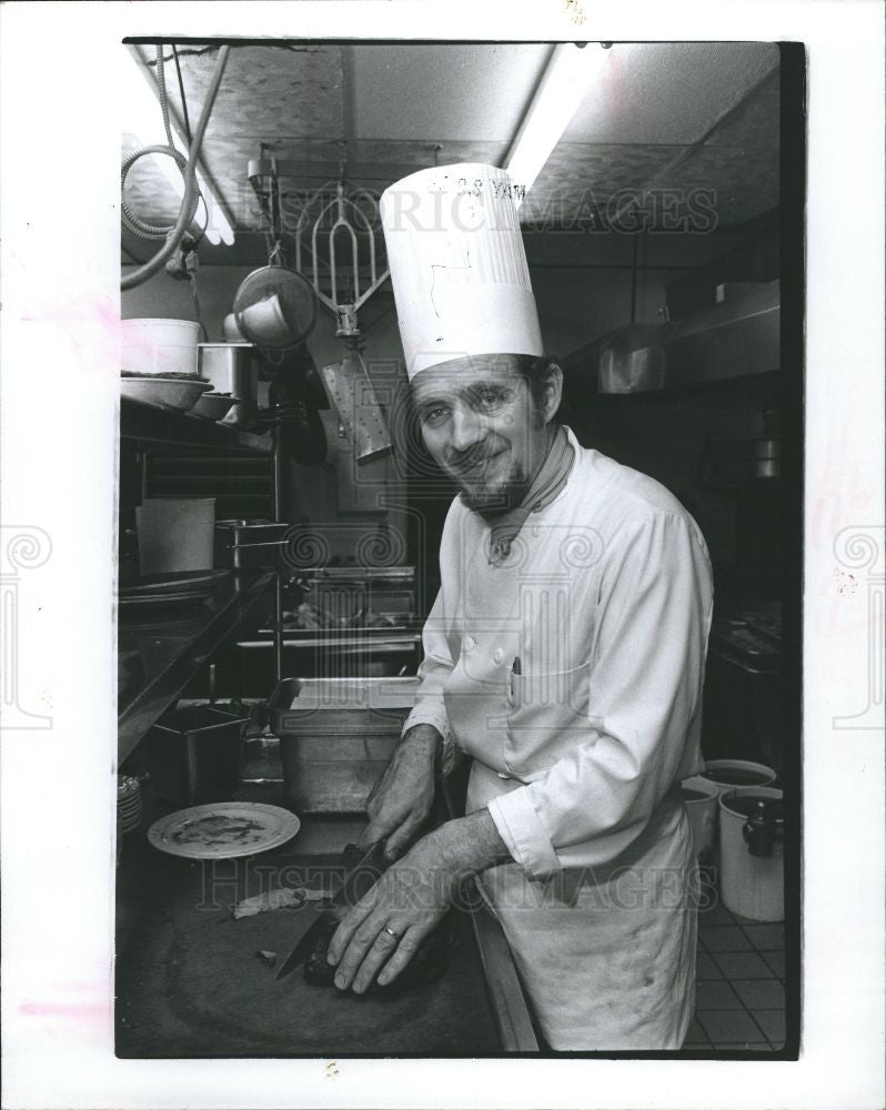 1977 Press Photo Chef Milos - Historic Images