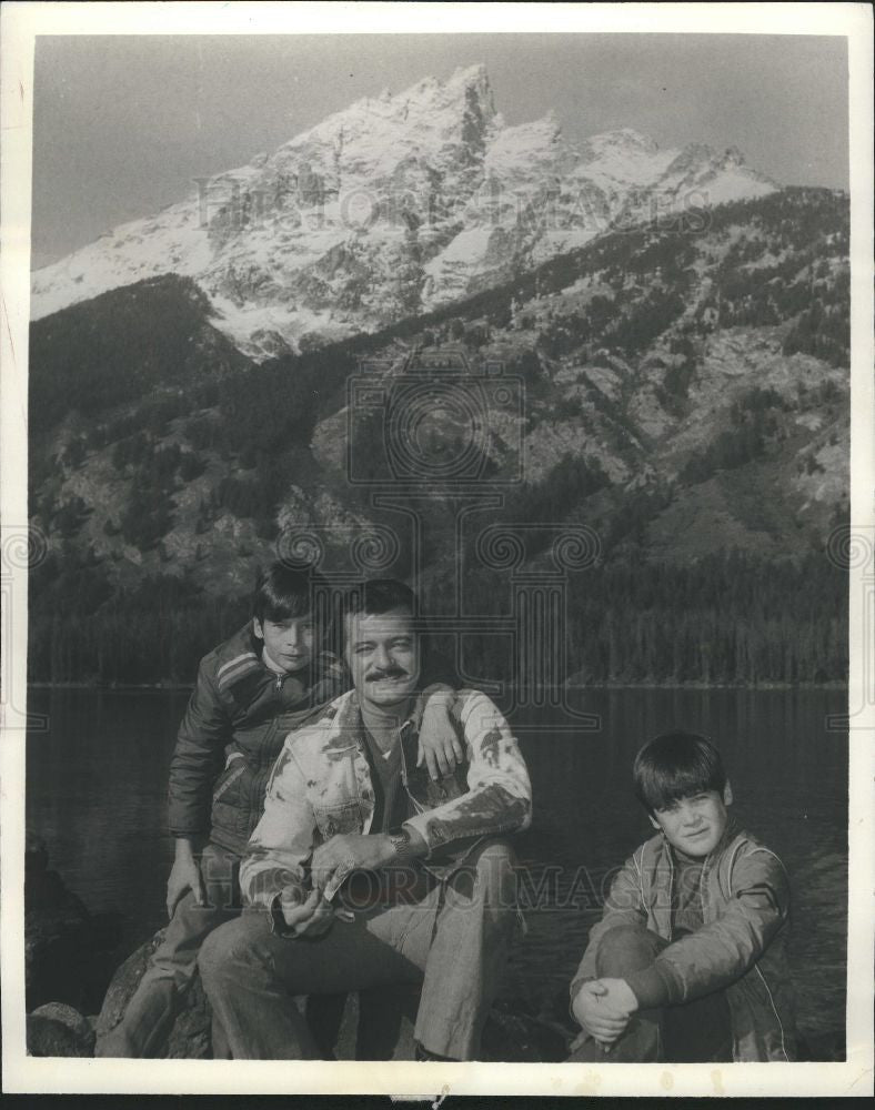 Press Photo Robert Gerard Goulet christopher micha - Historic Images