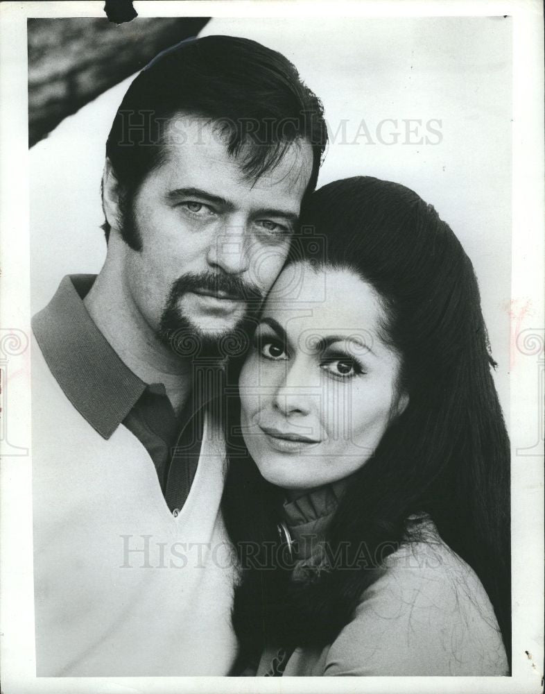 1970 Press Photo Robert Goulet Carol Lawrence Theater - Historic Images
